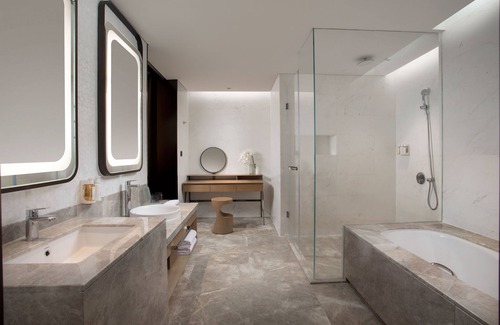 Liangxi District Hotel | Holiday Inn Wuxi Central Station by IHG