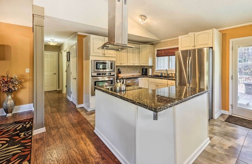 Eureka Springs House | Holiday Island Home: Hot Tub & Wood Stove!