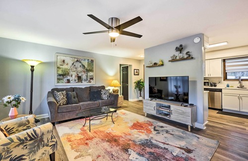 Eureka Springs House | Holiday Island Home: Mountain View + Hot Tub!