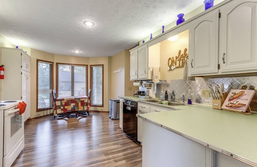 Eureka Springs House | Holiday Island Family Home on 13th Green!