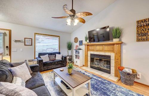 Eureka Springs House | Holiday Island Vacation Rental with 2 Balconies