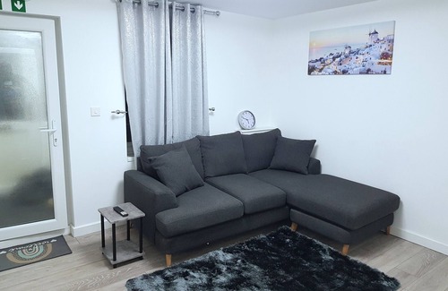 Chatham House | Holiday Let - Entire Modern Home in Medway