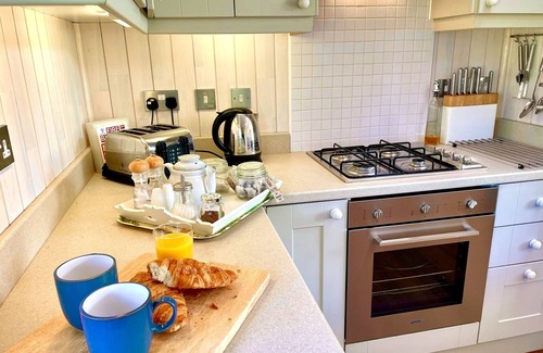 Hundall Cabin | 🥇 Holiday Lettings Beech Lodge 6 Bed Luxury