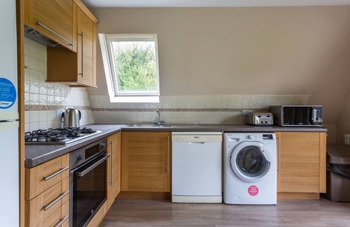 St Wenn Ski Chalet | Holiday Lodge 2 bedrooms, pool, gym, tennis, in beautiful Cornish countryside