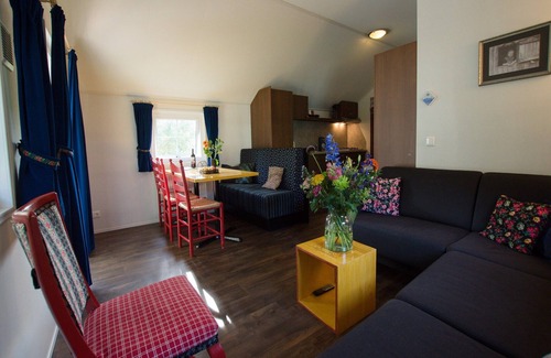 IJhorst Ski Chalet | Holiday Lodge in Staphorst with Pool Access