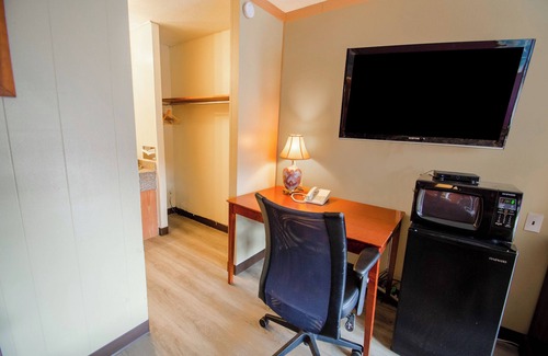 Goldbond Hotel | Holiday Lodge Virginia