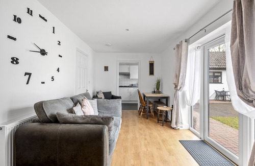 Reydon Cabin | Holiday Lodges just 1 mile from Southwold with ample parking and garden area.