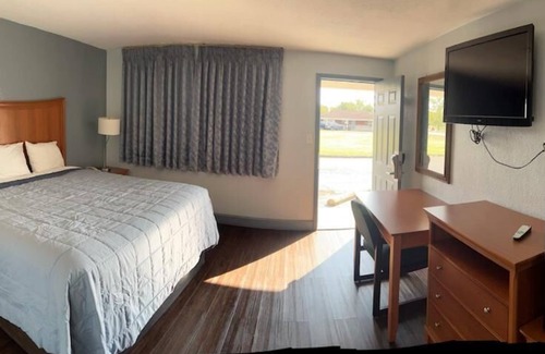 Jeffersonville Hotel | Holiday Motel