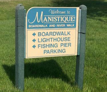 Manistique Hotel | Holiday Motel
