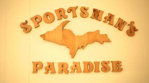 Manistique Hotel | Holiday Motel