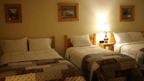 Manistique Hotel | Holiday Motel