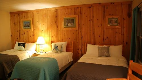 Manistique Hotel | Holiday Motel