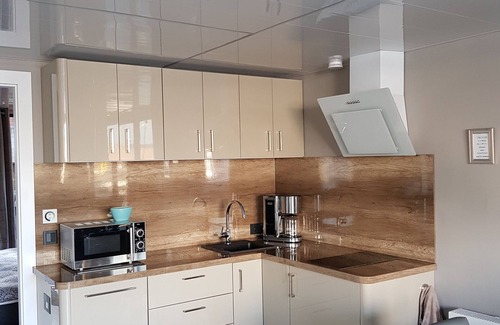 Cuxhaven Apartment | Holiday on the "Riverloft I". The first apartment on a houseboat