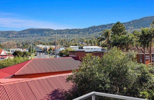 Thirroul Apartment | Holiday Pad on Thirroul Beach - 140m to beach and village amenities