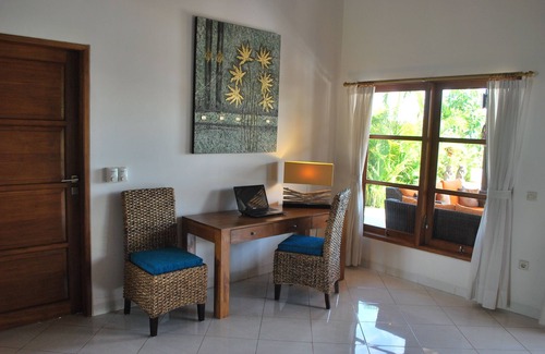Lokapaksa Villa | Holiday Paradise Villa Cerah, right on the beach and the sea