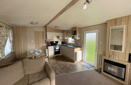 Leysdown-on-Sea Cottage | Holiday park caravan Fluffy in Harts Holiday Park