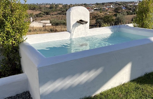 Sao Pedro do Corval House | Holiday Home 'Casa Das Chaminés' with Private Terrace, Private Garden and Wi-Fi