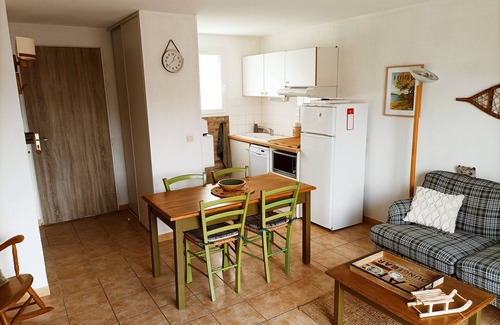 La Salvetat-sur-Agout Ski Chalet | Holiday rental with pool and views of Lake Raviège