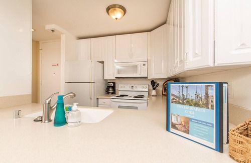 Townsite Condo | Holiday-Ready 1BR Condo Ocean Views & Garden Oasis