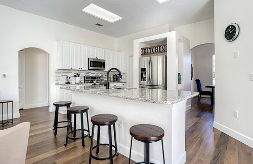 Deltona Lakes House | Holiday Ready Beautiful & Cozy - Heated Pool Home!