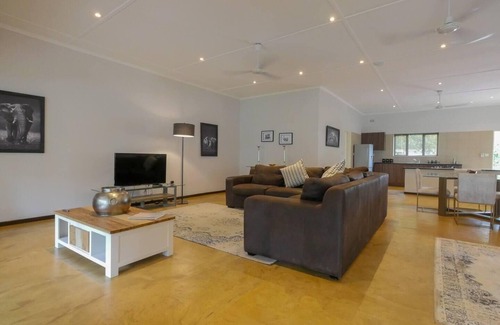 Victoria Falls House | Holiday Rental Home in Victoria Falls