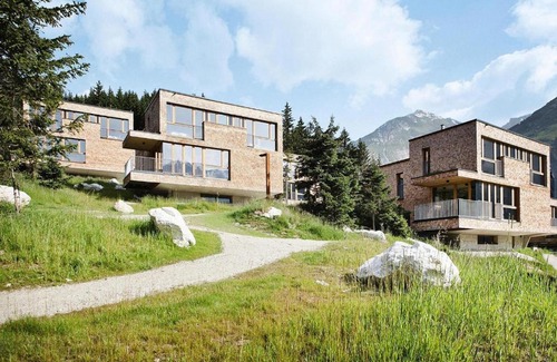 Großdorf Ski Chalet | Holiday resort Gradonna Chalet Resort Kals am Großglockner - OTR08003-TYG