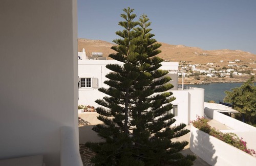 Megas Gialos Villa | Holiday Resort In Syros, Cyclades