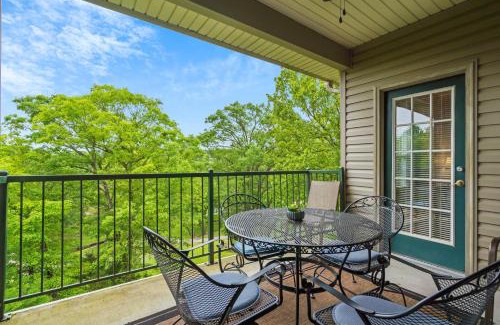 Branson House | Holiday Ridge Retreat Duo - Holiday Hills Branson Golf Resort Outdoor Pools