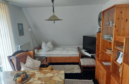 Kellinghusen Apartment | Holiday room in the house Karin-Rose - triple room