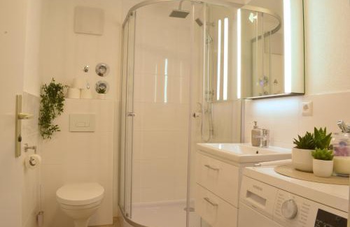 Weingarten Apartment | Holiday&Stay, Apartment Stay, Küche, 85Zoll TV, WLAN