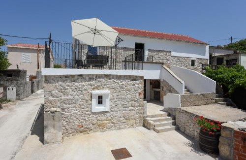 Rtina Apartment | Holiday Stone House - Fumarea