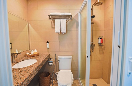 Port Barton Resort | Holiday Suites Port Barton