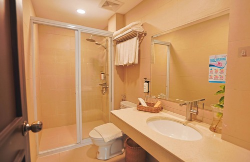 Port Barton Resort | Holiday Suites Port Barton