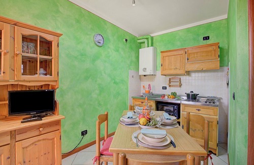 Crociale Apartment | Holiday Sun Terrace private & shared pool, Puegnago del Garda, Italy