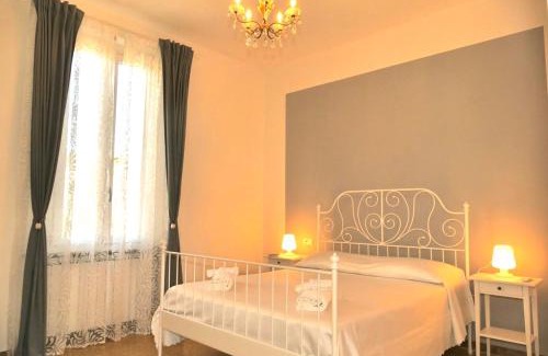 Pisa Apartment | Holiday Vibes