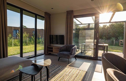 Lattrop Villa | Holiday villa Amalia 4 with dog fence, sauna, and hot tub