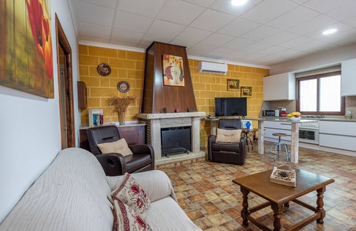 La Lantejuela House | Holiday Villa in Seville Countryside. Private pool, a.a., tv sat, free wifi