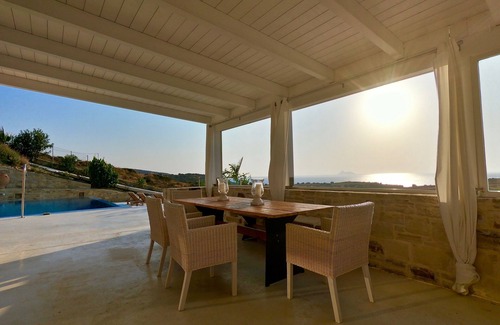 Pitsidia Villa | Holiday villa in top location with sea view, infinitypool and beautiful sunset