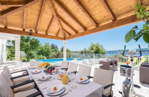 Kuciste House | Holiday Villa Perna