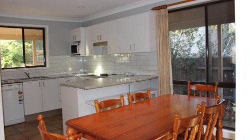 Hawks Nest House | Holiday With Your Pet! Wifi