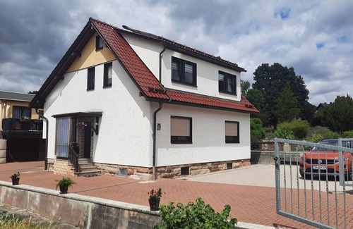 Seligenthal Apartment | Holidayflat with balcony, seperate entrance, near Thuringian Forest