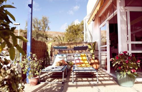 Tarajalejo House | Holidays in Tarajalejo - home office with sea view