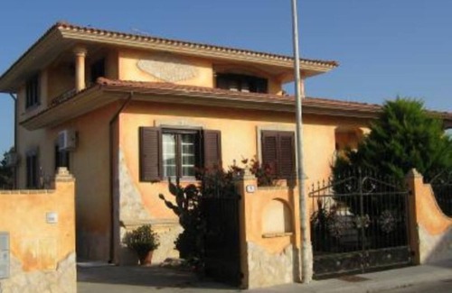 Nurachi Apartment | Holidays near the sea n. inscription I. U.N P3148