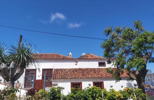 Valle de Guerra House | Holidays Tenerife breakfast inclusive wifi pool fr