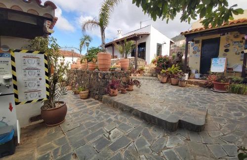 Valle de Guerra House | Holidays Tenerife breakfast inclusive wifi pool fr