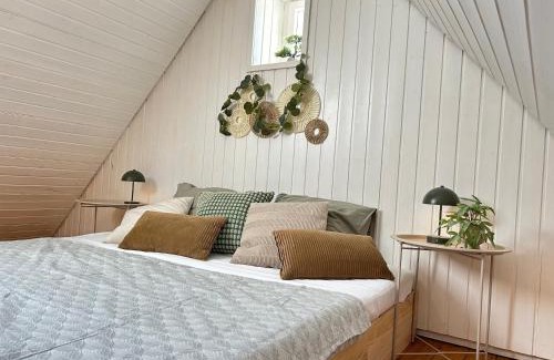 Monschau Apartment | HoliDeis - Art-Apartment - 3min to Monschau - big Terrace