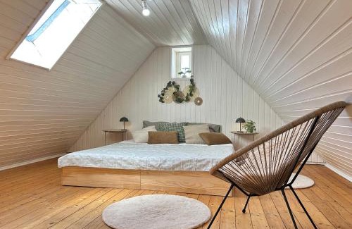 Monschau Apartment | HoliDeis - Art-Apartment - 3min to Monschau - big Terrace