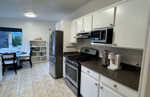 Salt Lake City House | Holladay Home- ski Park City, Deer Valley, Brighton, and Alta -5 bdrm/3 ba