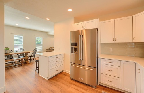 Macatawa House | Holland Getaway ~ 1/2 Mi to Ottawa Beach!