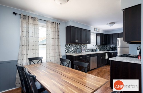 Holland House | Holland Hideaway Summ